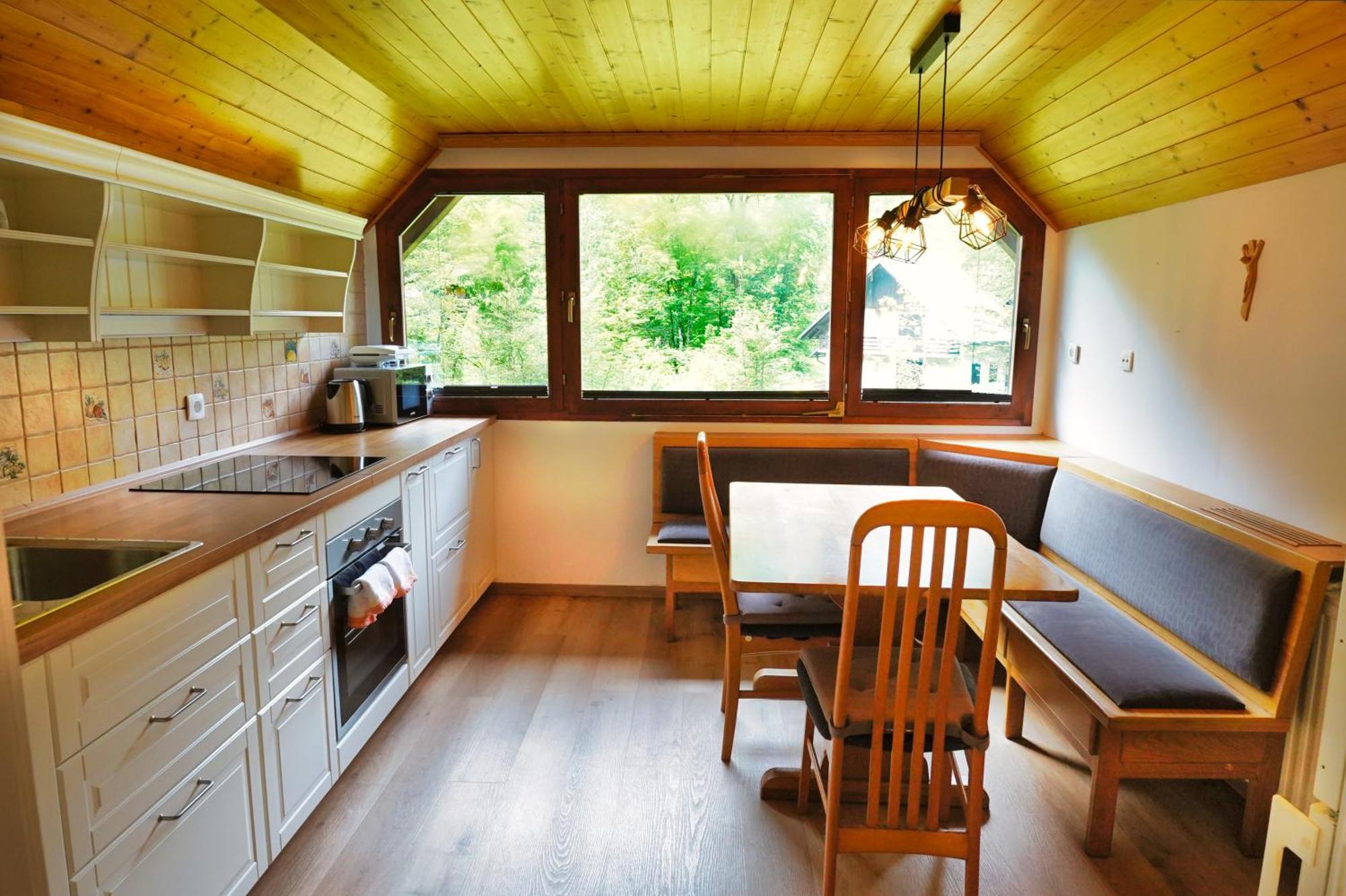 Sobe In Apartmaji Pri Ukcu Bohinj Bagian luar foto